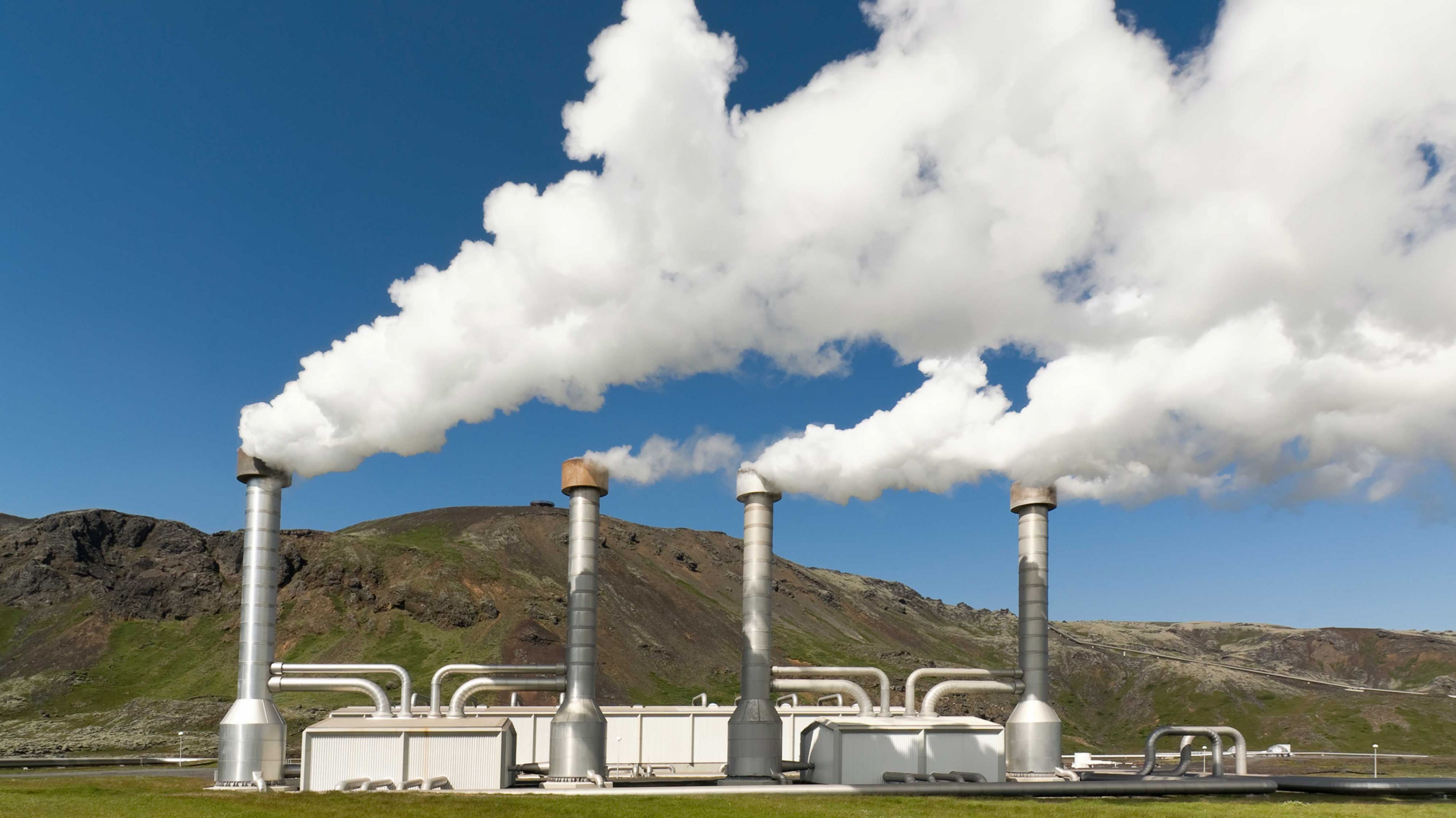 Geothermal energy. Геотермальная энергия альтернативная Энергетика. Геотермальная энергия Филиппины станция. ГЕОЭС на Филиппинах. Геотермальная энергия станция в Исландия.