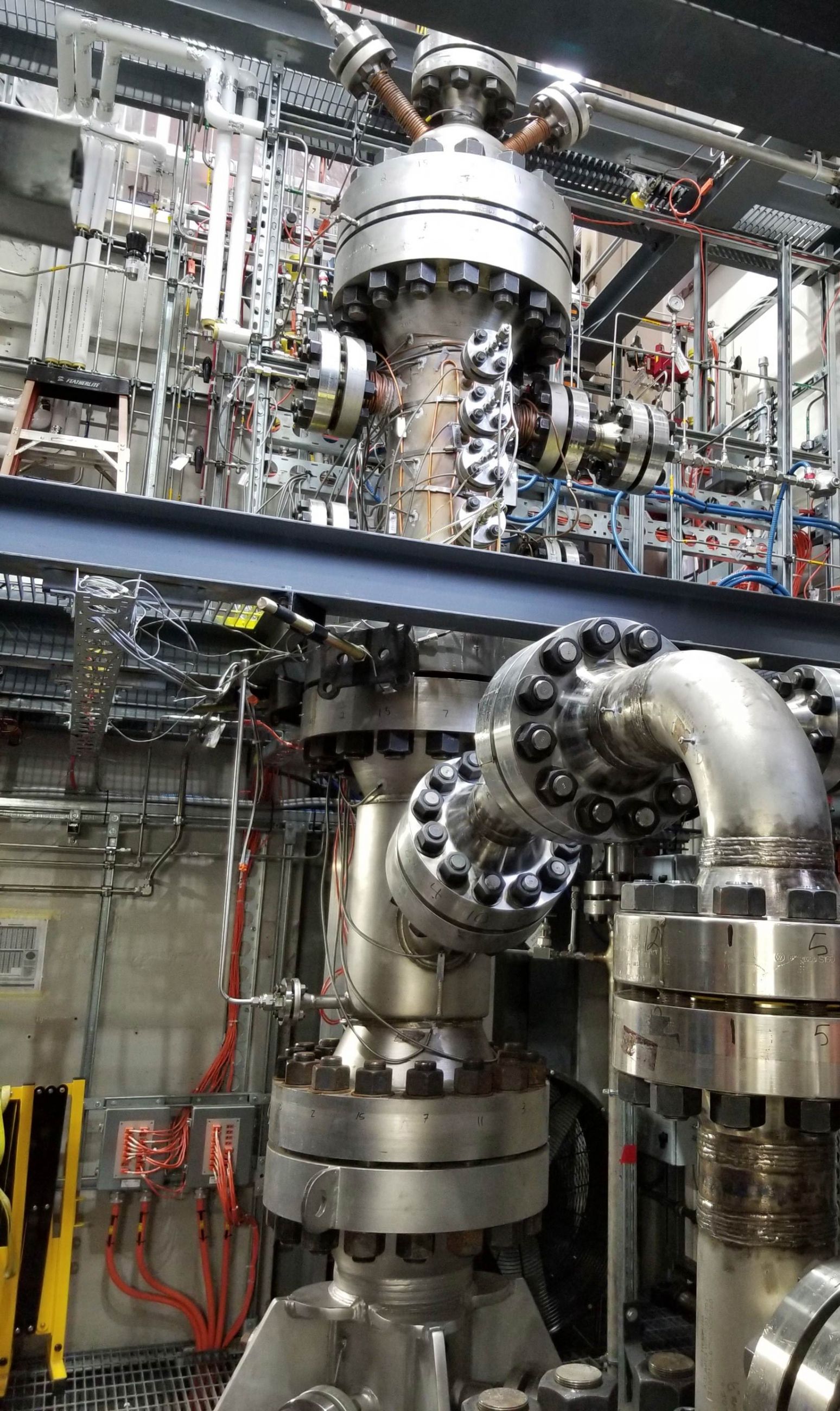 High-pressure oxy-fired reactor (down-fired, entrained flow) at CanmetENERGY Ottawa.