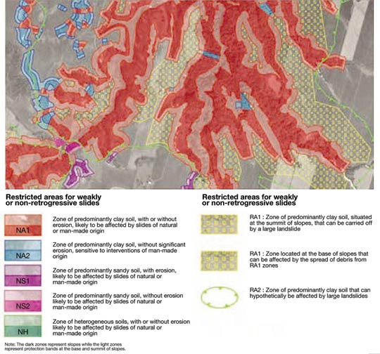 FIGURE 23: Sample map showing areas at risk from landslides for a locality of Saguenay-Lac-Saint-Jean (Government of Quebec, 2005).